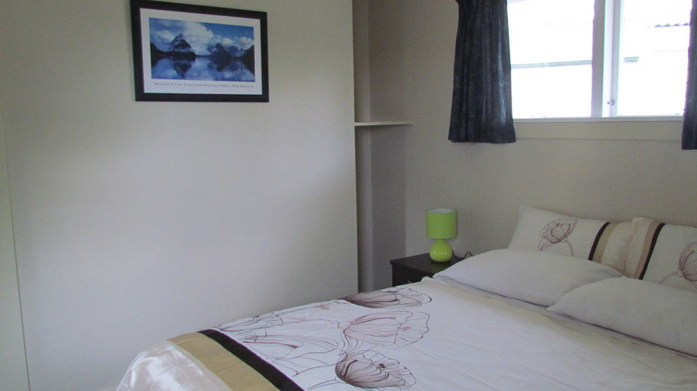 Birchwood Cottages Te Anau Esterno foto