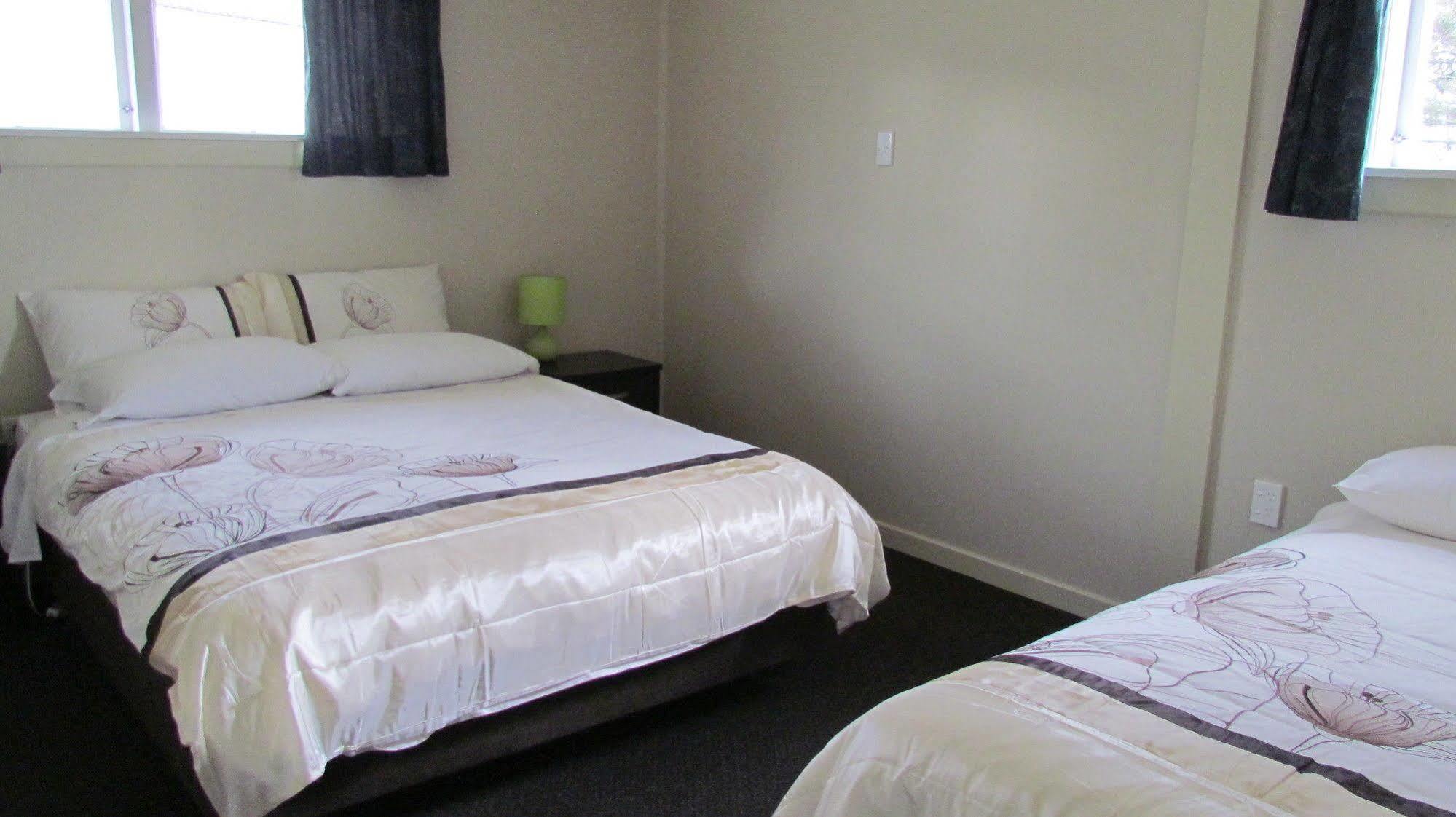 Birchwood Cottages Te Anau Esterno foto
