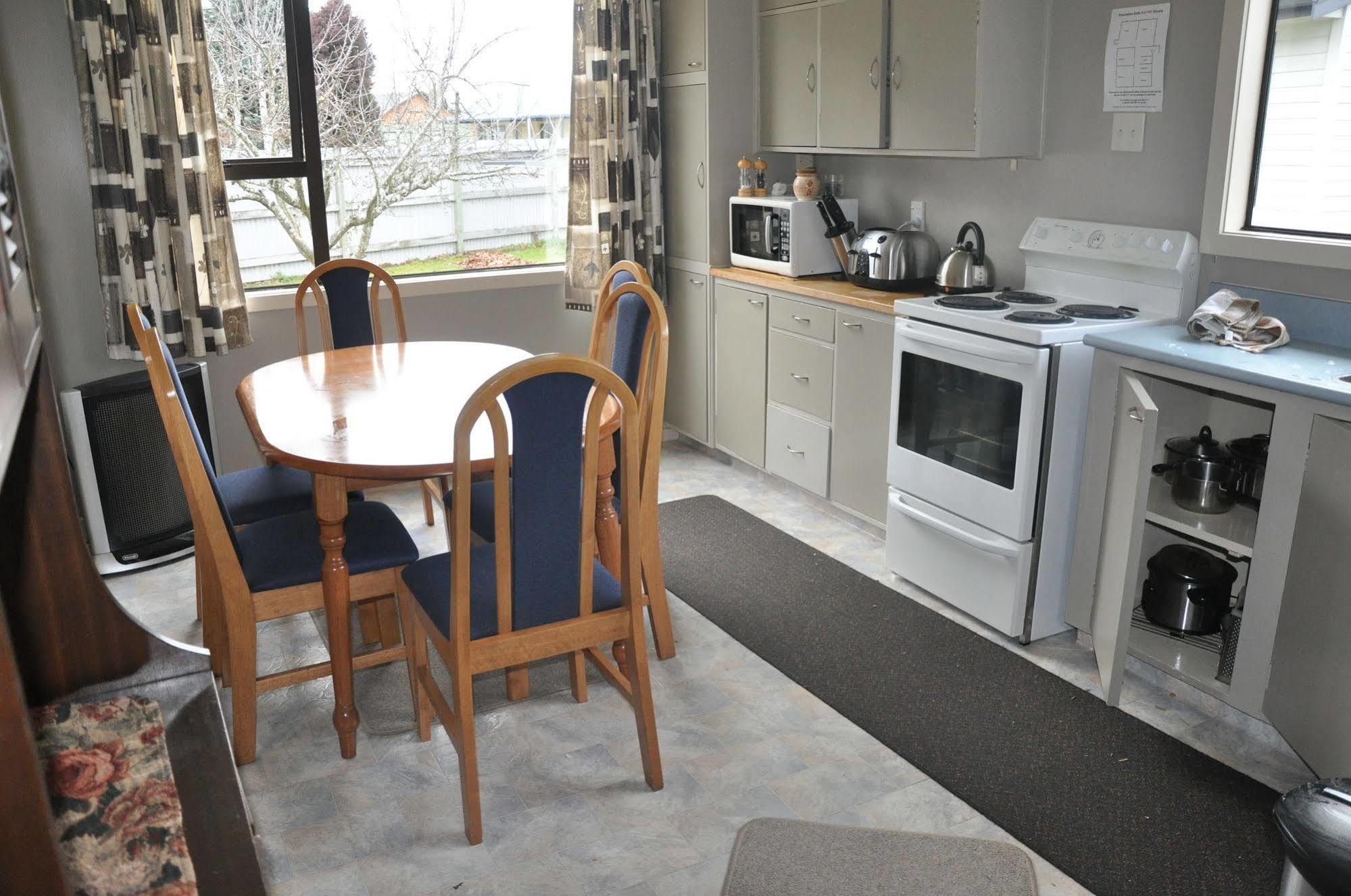 Birchwood Cottages Te Anau Esterno foto